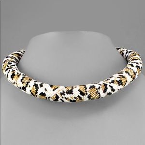 Beaded collar necklace